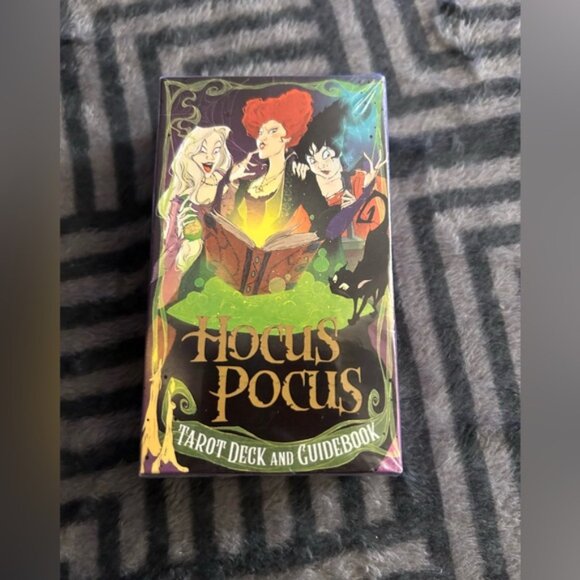 WITCH LOT Hocus Pocus: The Official Tarot Deck: Tarot Cards & Tarot How to Guide - Picture 2 of 7